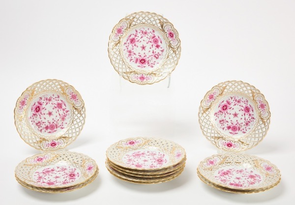 Twelve Meissen 'Purple Indian' Reticulated Plates