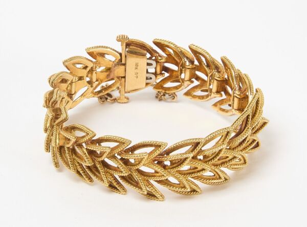 18k Gold Leaf Form Bracelet