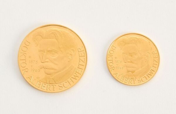 Two 22k Gold Commemorative Coins - Doktor Albert Schweitzer