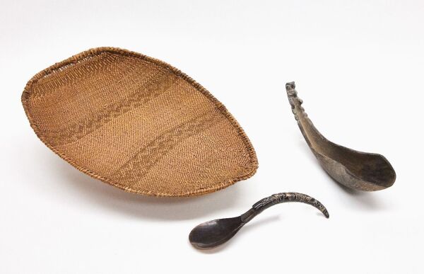 Paiute Tray and Two Spoons