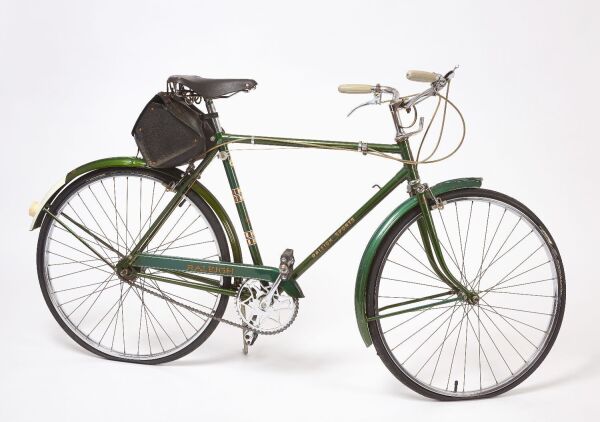 Raleigh Sports Mens' Bicycle with Brooks Leather Seat