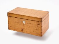 Shaker Tiger Maple Sewing Box with Painted Loom Spindles - 4