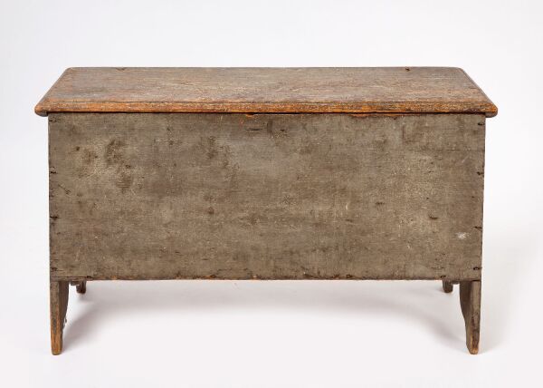 Blanket Chest in Gray Paint