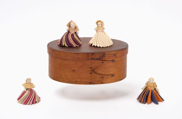 Shaker Storage Box with Four Pen Wipe Dolls