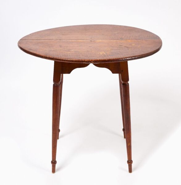 Transitional Queen Anne Tea Table with Splay Legs