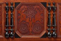 Wallace Nutting 'Connecticut Sunflower' Chest - 2