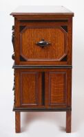 Wallace Nutting 'Connecticut Sunflower' Chest - 5